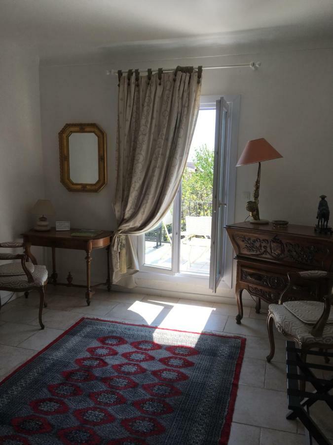 Mas Des Kardouons Bed & Breakfast Tourrettes-sur-Loup Exterior photo